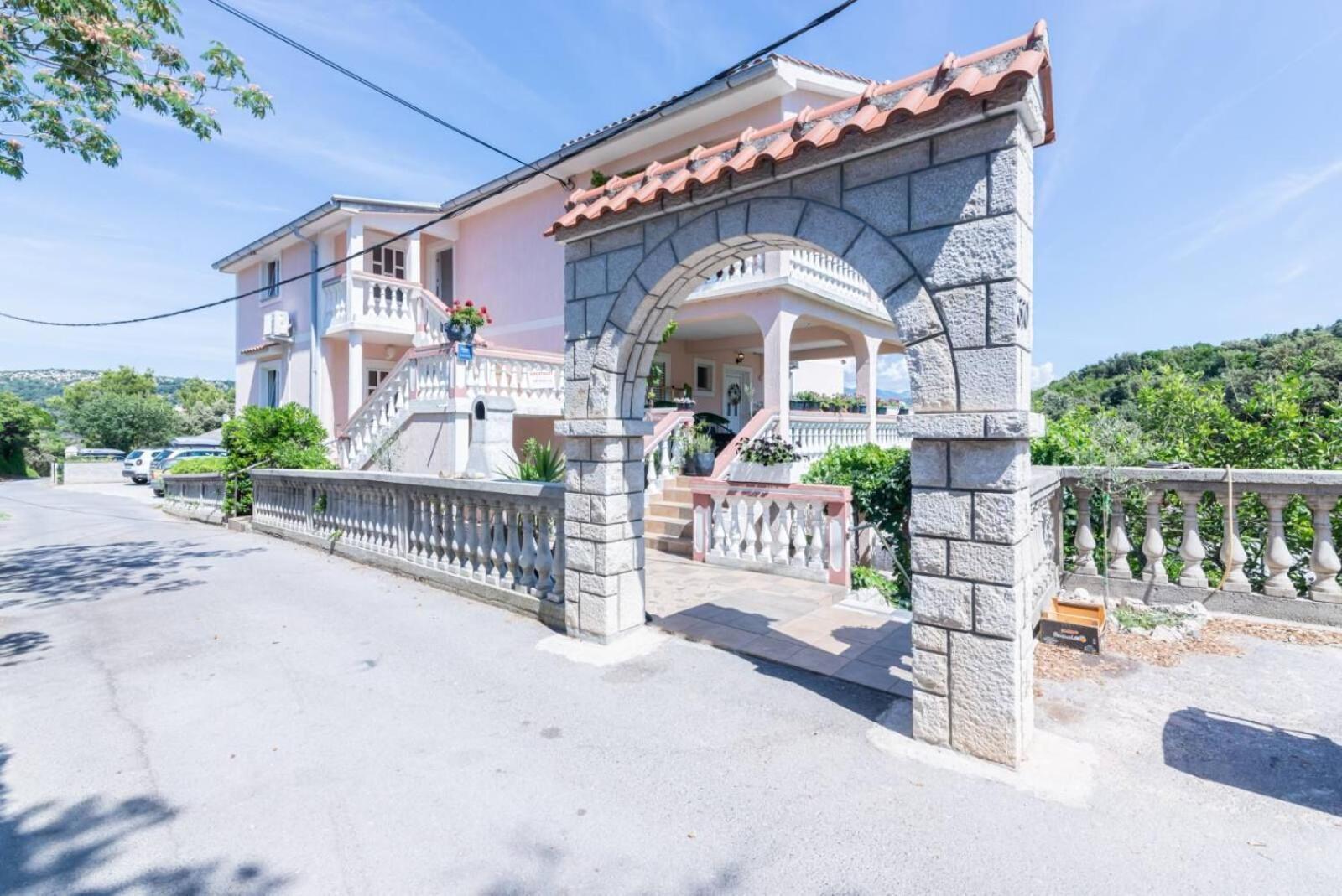 Apartments Barbara Супетарска-Драга Экстерьер фото